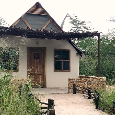 Gwango Heritage Resort Dete Buitenkant foto