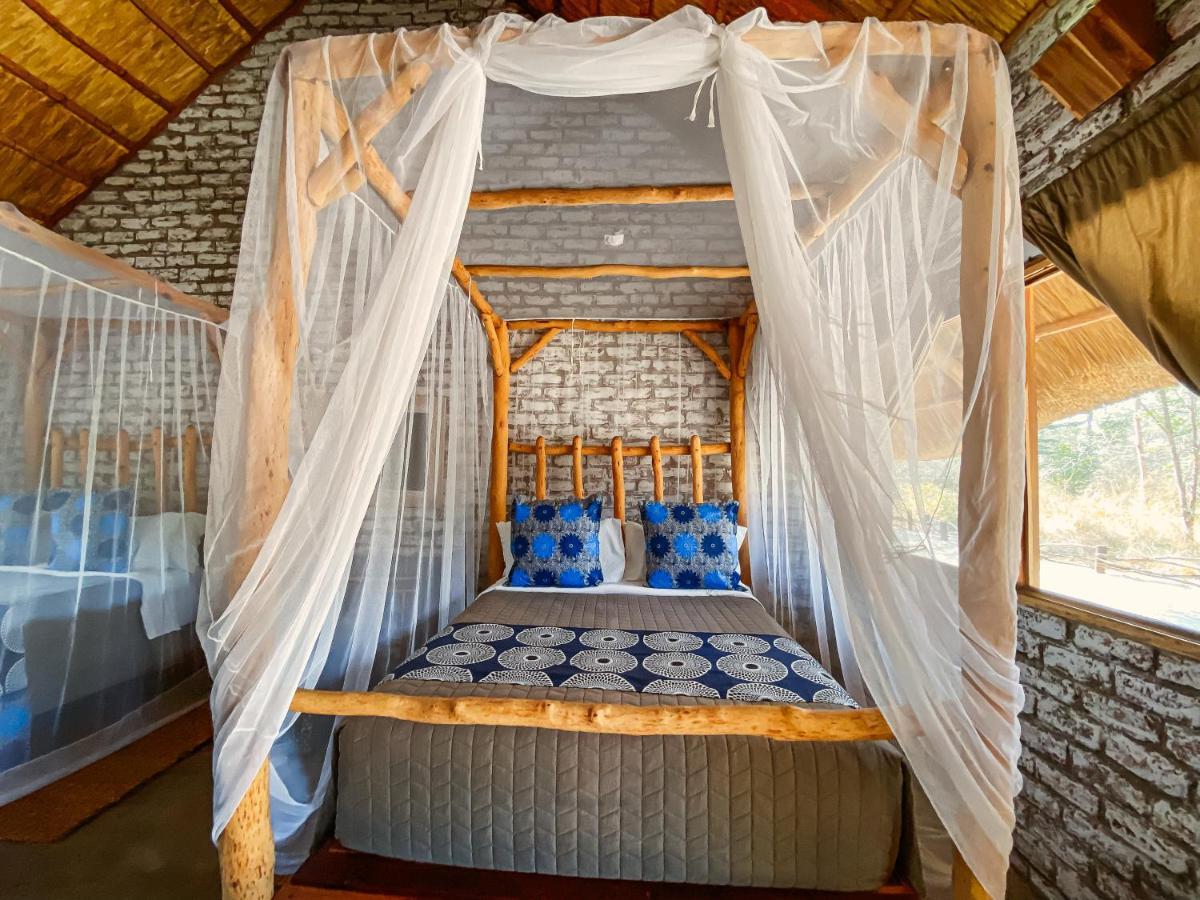 Gwango Heritage Resort Dete Buitenkant foto