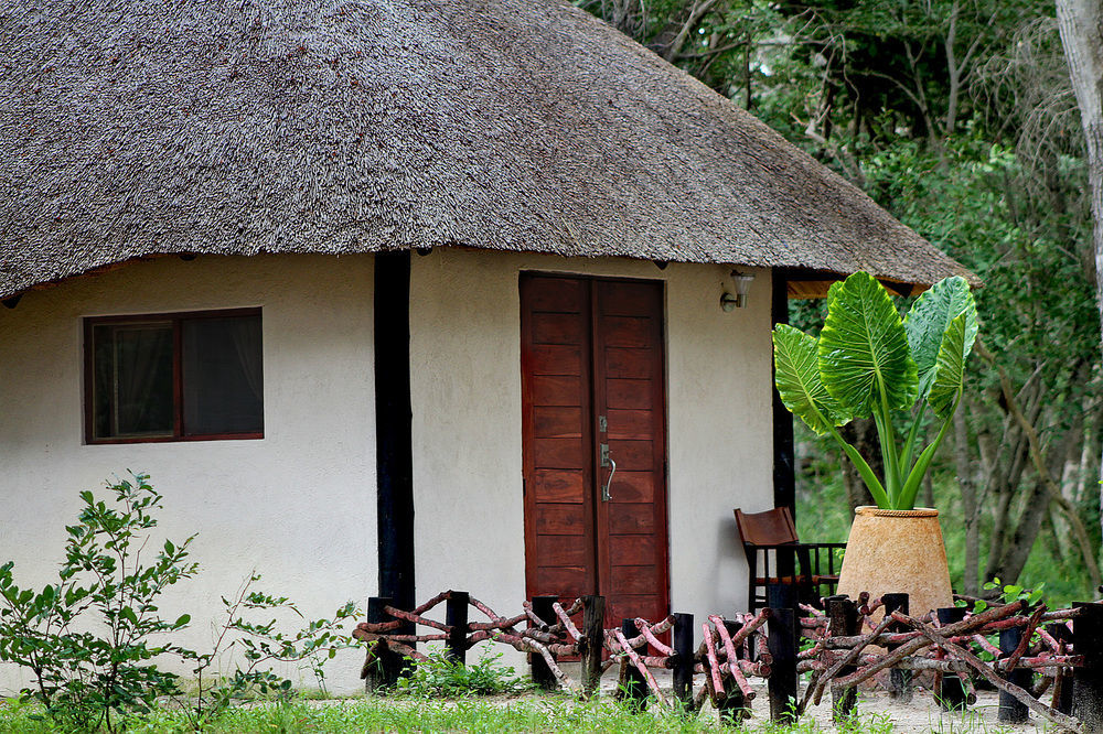 Gwango Heritage Resort Dete Buitenkant foto