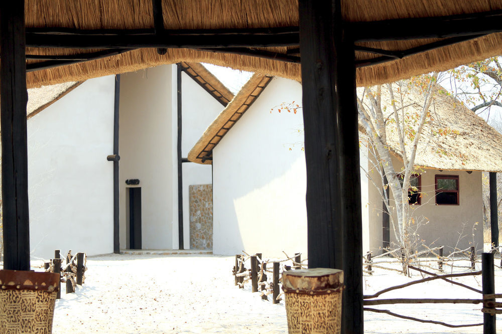 Gwango Heritage Resort Dete Buitenkant foto