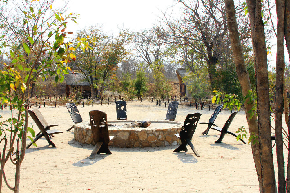 Gwango Heritage Resort Dete Buitenkant foto