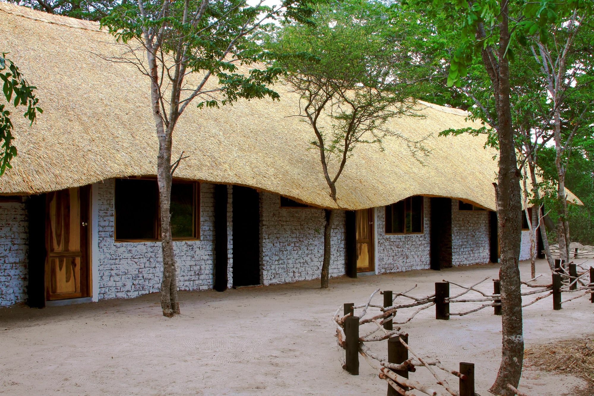 Gwango Heritage Resort Dete Buitenkant foto